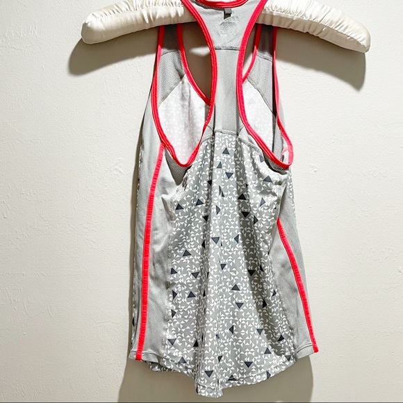 Bundle Of 2 NIKE DRI-FIT Running Tanks - Picture 3 of 13